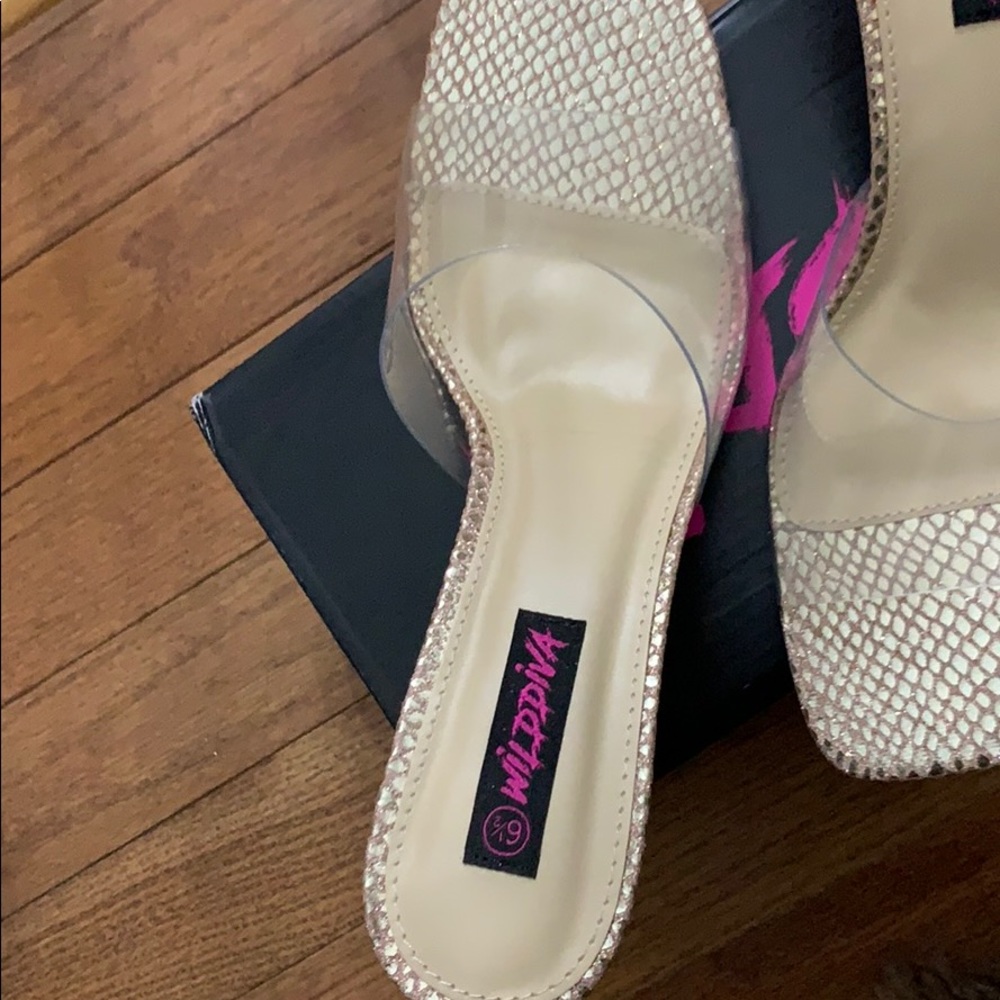Kitten (short heels) heels